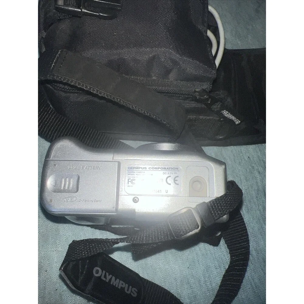 Olympus Camedia C-5000 W/case & Charger 5.0MP Compact Digital Camera All Tested
